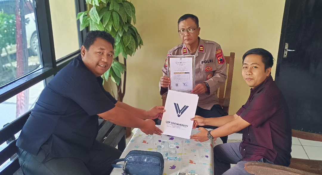 [judul artikel]